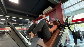 Solo Brunette'S Gym Workout And Dressing For Her Onlyfans Video