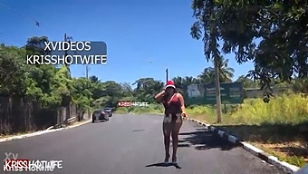 Kriss And Noel'S Traffic-Stopping Christmas Nude Show In Salvador, Bahia