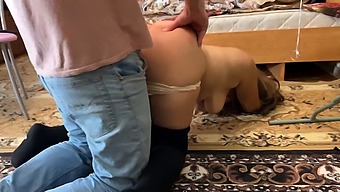 Stunning Stepmom'S Incredible Butt Gets Used For Anal Pleasure