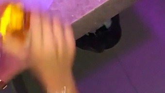 Die Leidenschaftliche Begegnung Von Marlon Costa Und Seiner Freundin In Einem Tanzclub