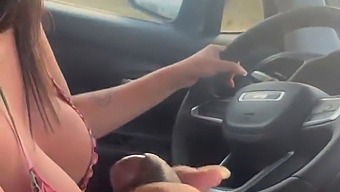 Ich Habe Meinem Stiefsohn Einen Deepthroat-Blowjob Gegeben Und Seinen Großen Schwarzen Schwanz Während Einer Bushaltestelle Genossen, Um Sicherzustellen, Dass Mein Mann Es Nicht Online Sehen Würde